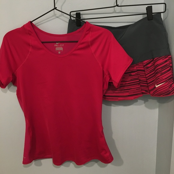 Nike Woman's Dri Fit Tennis Outfit - Picture 1 of 3